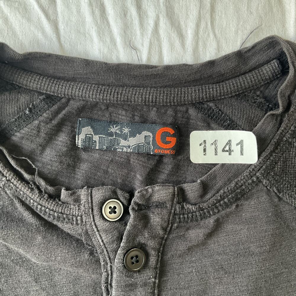 Guess Men Shirt M Dark Gray Cross Embroidery Patch Button Short Sleeve Henley - Picture 2 of 9